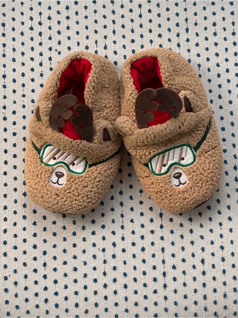 Target Tan Teddy Reindeer Kids Slippers with Green Goggles
